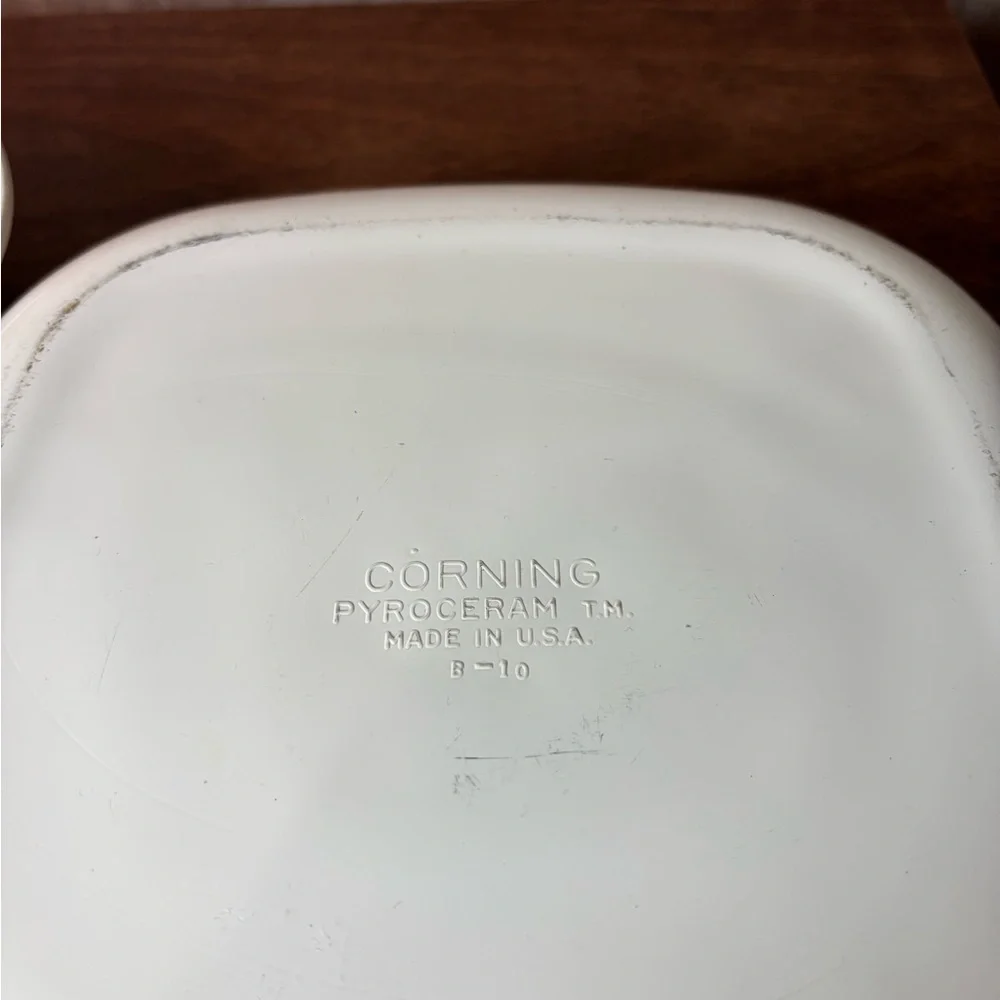 Corningware Pyroeeam Cornflower Blue Covered Casserole Blue Floral Rare B-10